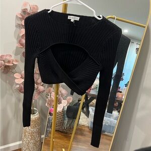 LIkE NEW Black Ribbed Cropped Sweater - size M